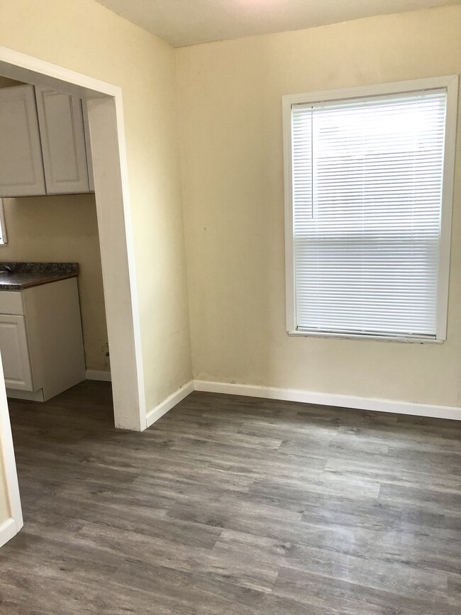 Foto del edificio - 931 E Brundage Ln