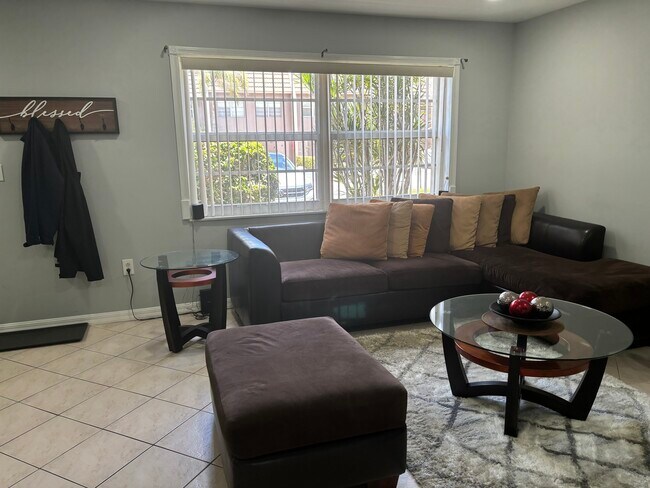 Foto del edificio - 9050 NW 28th St