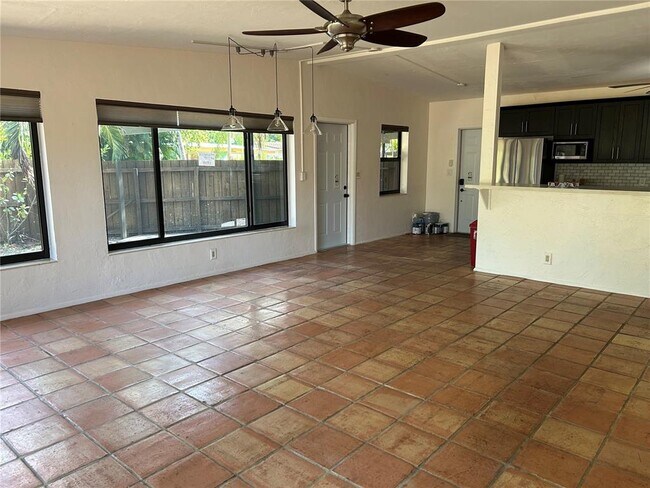 Foto del edificio - 1601 SW 10th St