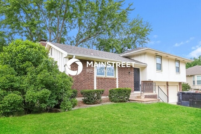 Building Photo - 3 Bedroom Pet-Friendly Home in BELTON, MO with Main Street Renewal