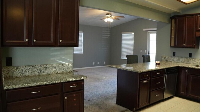 Foto del edificio - 7607 Harmony Oaks Way