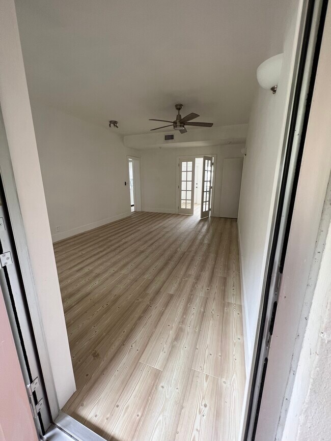 2131 Calais Dr Unit 6, Miami Beach, FL 33141 Condo for Rent in Miami