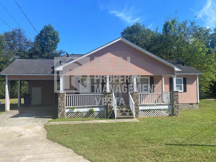 Primary Photo - Spacious Three Bedroom House in South Macon