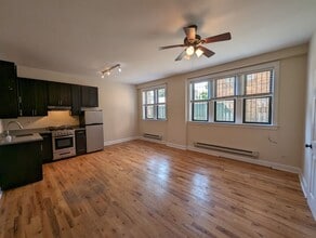 Building Photo - 4737 N Hermitage Ave