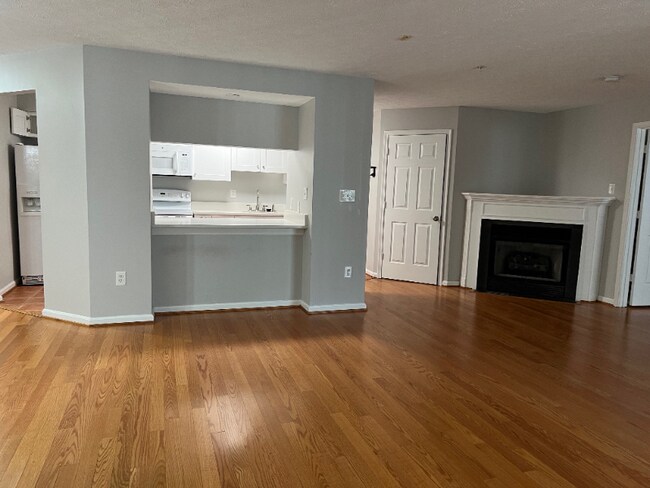 Foto del edificio - 3704 Excalibur Ct