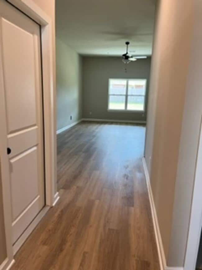 Building Photo - Beautiful New Home!