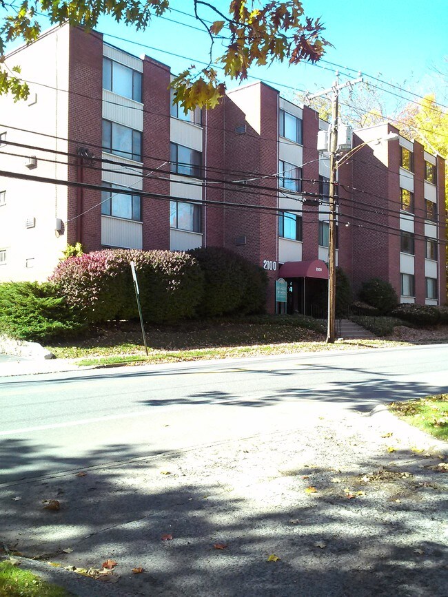 2100 Stanley Street - 2100 Stanley St