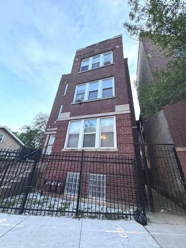 Primary Photo - 7436 S Colfax Ave