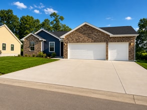 Building Photo - 192 Oak Hl Holw