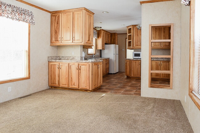 Building Photo - 900 Boothby Rd