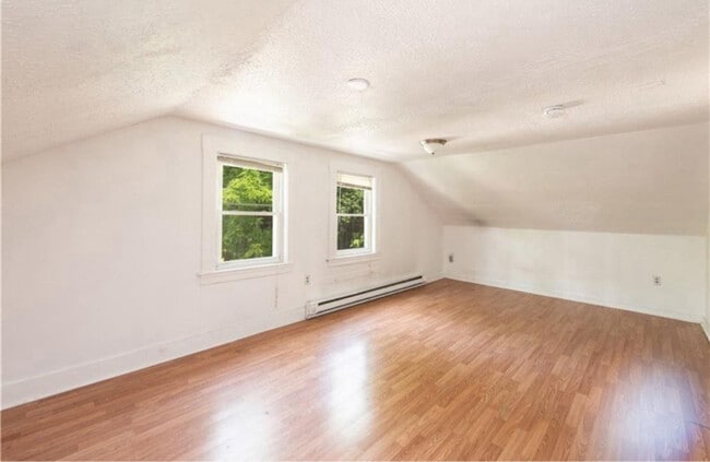 Building Photo - 6 Howard St