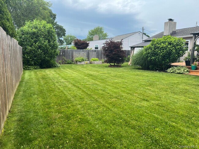 Foto del edificio - 32 Lloyd Ave