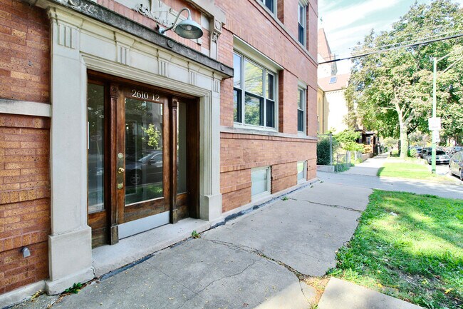 Building Photo - 2612 N Fairfield Ave