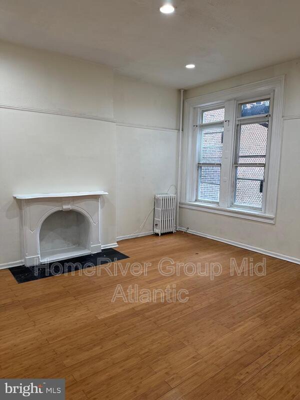 Building Photo - 2118 N Charles St