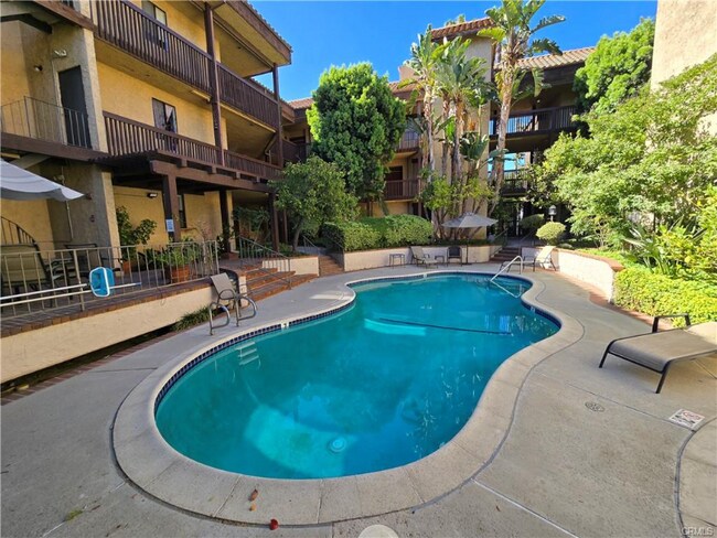 Foto del edificio - 13214 Moorpark St