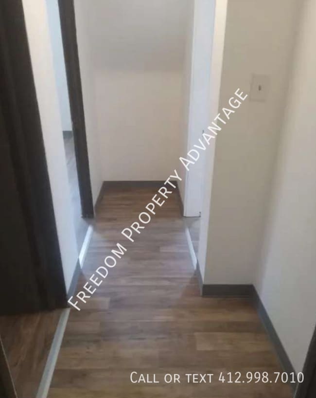 Building Photo - 1943 Broadway Ave