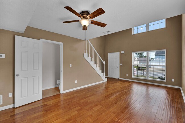 Building Photo - 204 Greenleaf Dr