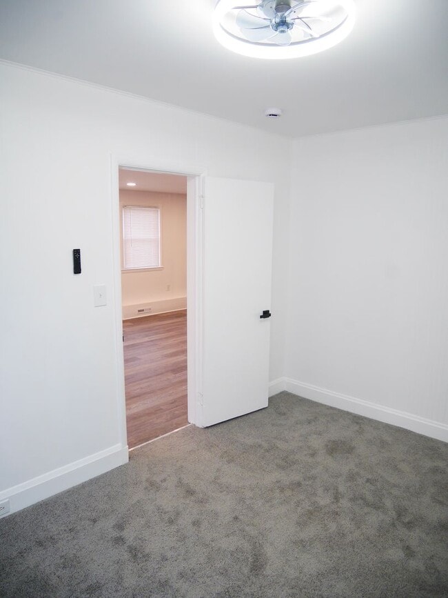Building Photo - 305 A S Marlyn Ave