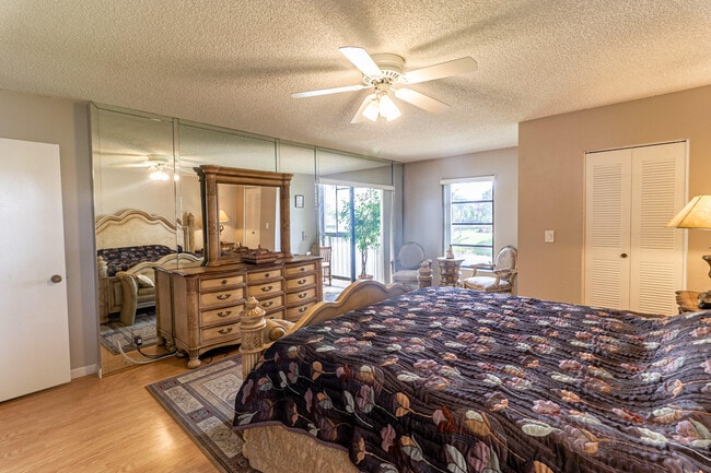 Building Photo - 7300 Amberly Ln