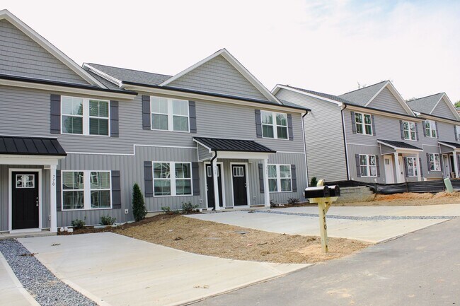 Foto del edificio - Almost - Brand townhouse in Kannapolis, NC!!