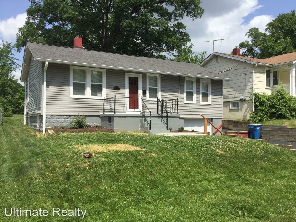 2211 Wallis Ave, Overland, MO 63114 House Rental in Overland, MO