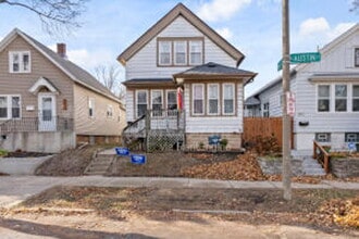Building Photo - 2445 S Austin St