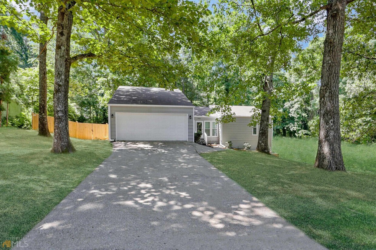 5421 S Lake Dr, Douglasville, GA 30135 House for Rent in Douglasville