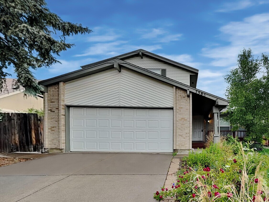 Foto principal - 7585 Estes St