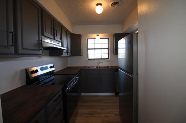 Foto del edificio - 118 Fairway Ave