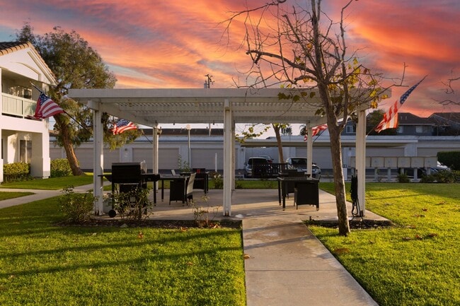 Building Photo - Seawind Seniors Apartments