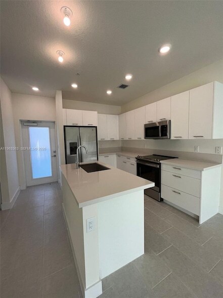 Foto del edificio - 8167 NW 41st St