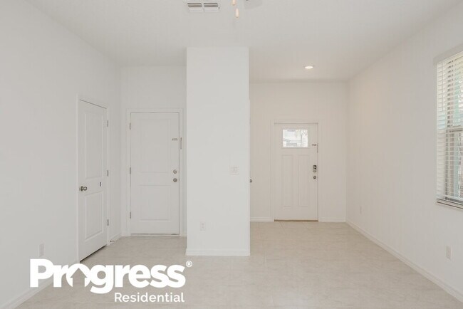 Building Photo - 8465 Campus Woods Way