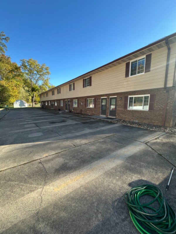 Foto principal - 111 Oakwood Rd