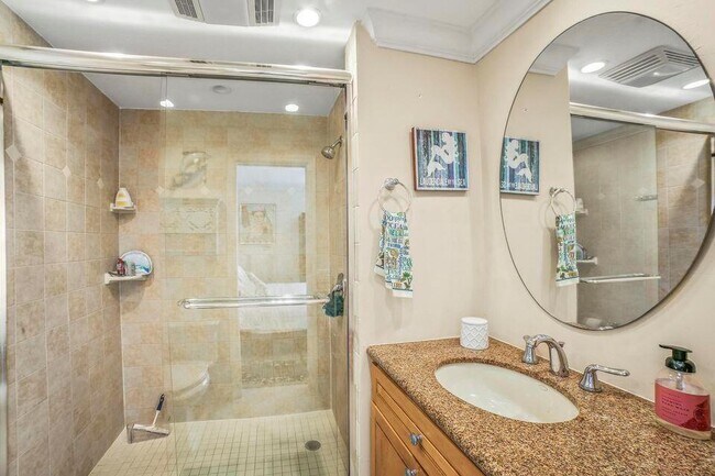 Building Photo - 4300 El Mar Dr