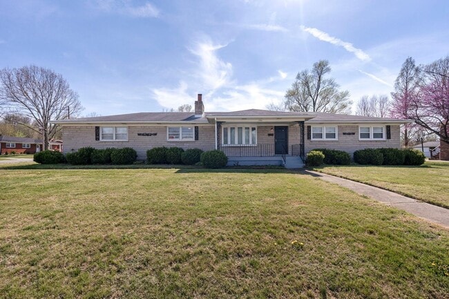 Photo - 1702 Bonnyville Blvd House