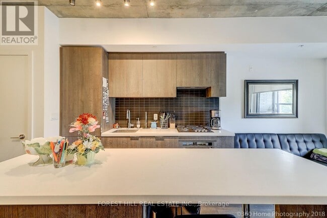 Building Photo - 109 Ossington Ave