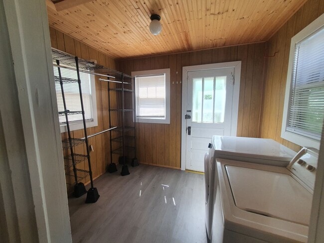 Building Photo - Home in Rolla