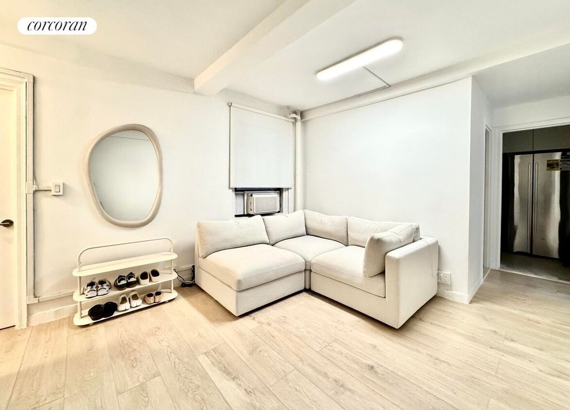 Primary Photo - 308 W 30th St