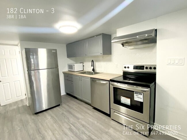 Building Photo - Brand New Three Bedroom Apartment