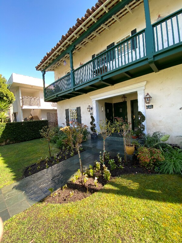 Foto del edificio - 10512 Eastborne Ave