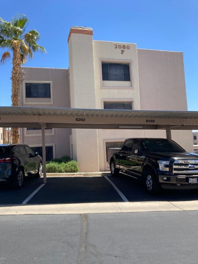 Building Photo - 2060 Mesquite Ln