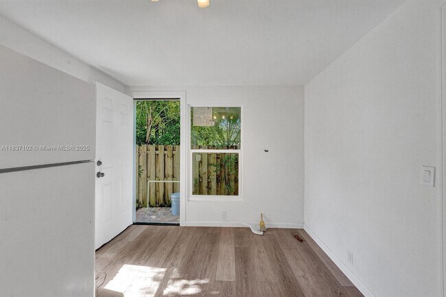 Foto del edificio - 310 N Ocean Breeze