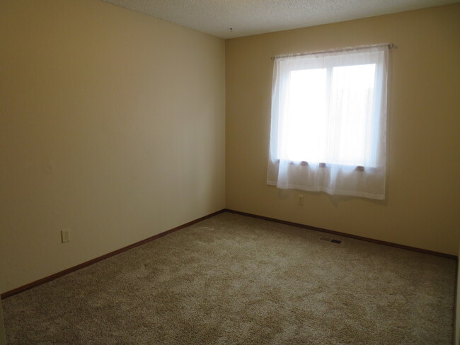 Building Photo - 6135 Amber Way
