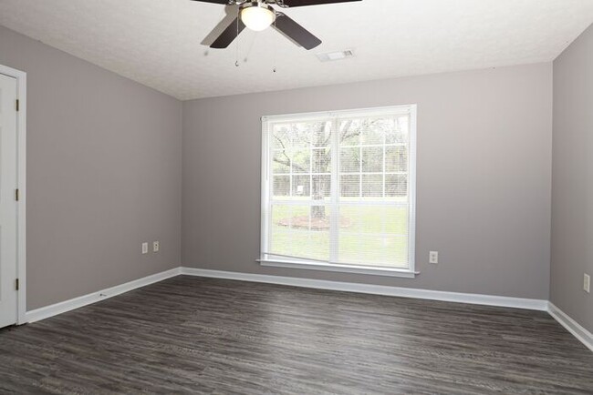 Foto del edificio - Beautiful 3 Bedroom in Tallassee!