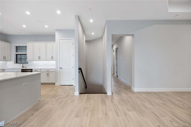 Foto del edificio - 15244 Zeno Wy