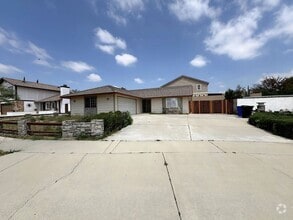 Building Photo - 18246 Fairview Dr