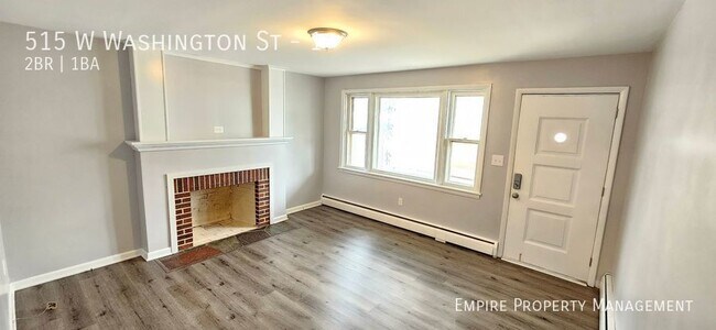Building Photo - 2 Bedroom / 1 Bathroom Apartment located i...