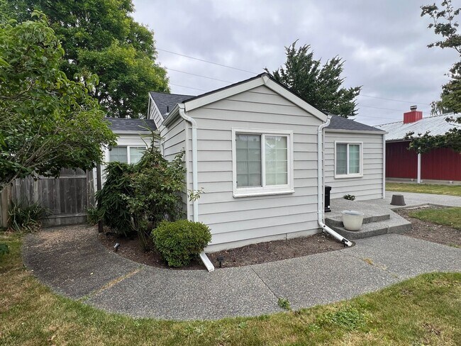 Foto del edificio - Updated Cozy 2 Bedroom Home