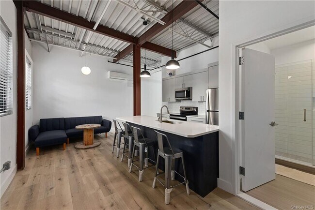 Building Photo - 189 N Main St