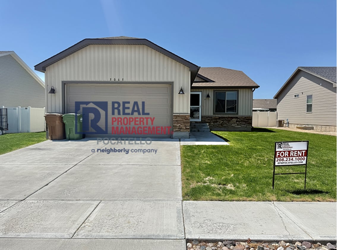 Primary Photo - Beautiful 3 bed 2 bath house - 2 car Garage